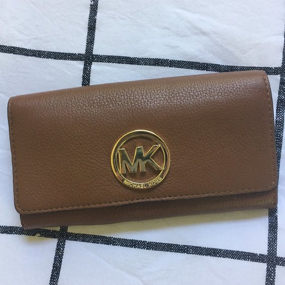 Michael Kors Signature Tan Leather Clutch - Picture 1 of 4